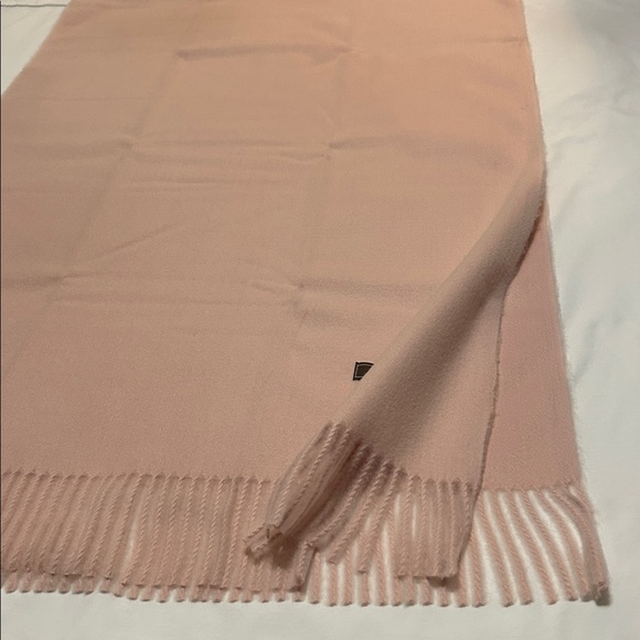 Sund Cashmere Pink Scarf in the box New - Picture 7 of 8